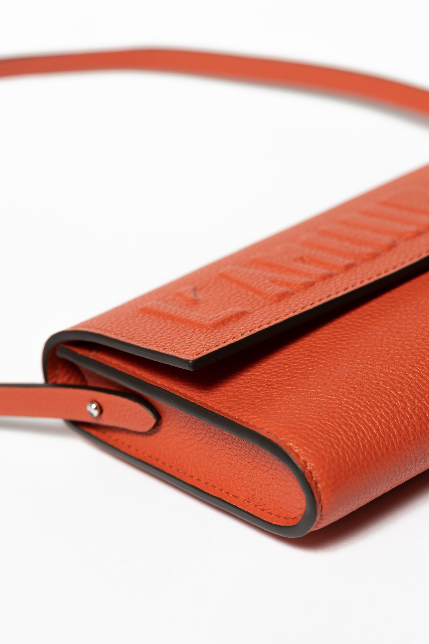 L’AMOUR TUE BAG TAURILLON